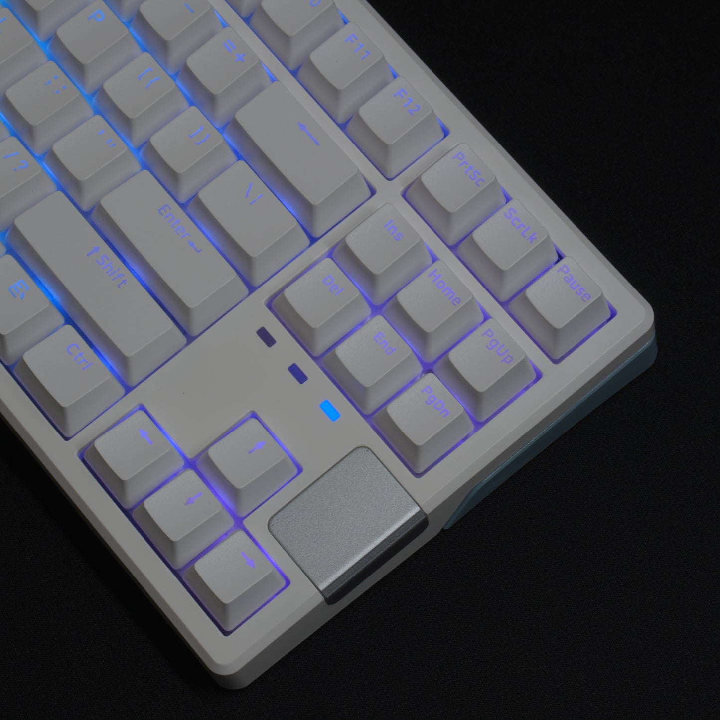 White version of the What The Thock Gomu87 TKL mechanical keyboard, detail photo of the top right corner of the keyboard
